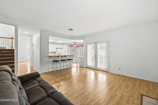 5613 W Avenue L1, Lancaster, CA 93536