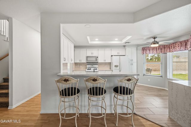 5613 W Avenue L1, Lancaster, CA 93536
