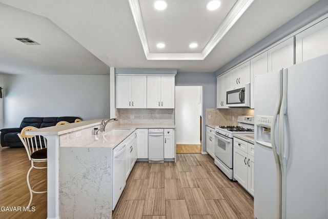 5613 W Avenue L1, Lancaster, CA 93536
