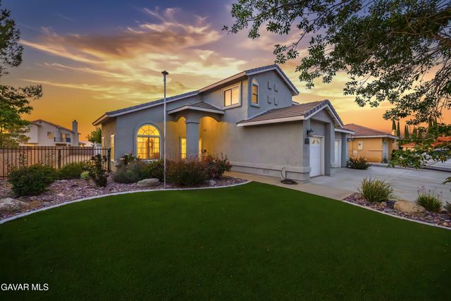 5613 W Avenue L1, Lancaster, CA 93536