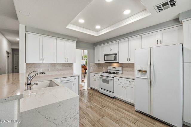 5613 W Avenue L1, Lancaster, CA 93536
