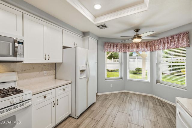 5613 W Avenue L1, Lancaster, CA 93536