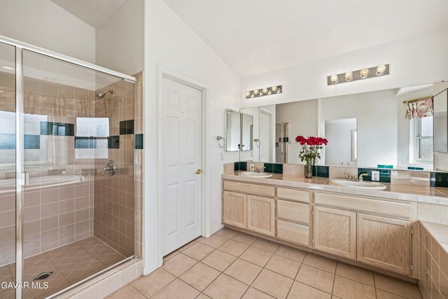 5613 W Avenue L1, Lancaster, CA 93536