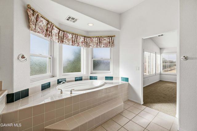 5613 W Avenue L1, Lancaster, CA 93536