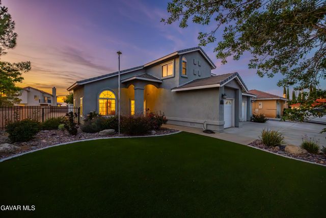 5613 W Avenue L1, Lancaster, CA 93536
