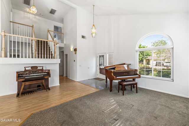 5613 W Avenue L1, Lancaster, CA 93536