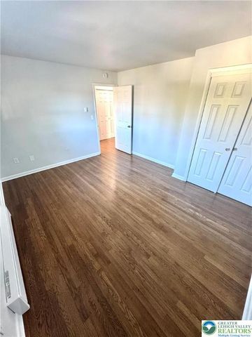 2041 Grove Street, South Whitehall Twp, PA 18104