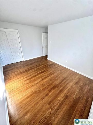 2041 Grove Street, South Whitehall Twp, PA 18104