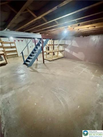 2041 Grove Street, South Whitehall Twp, PA 18104