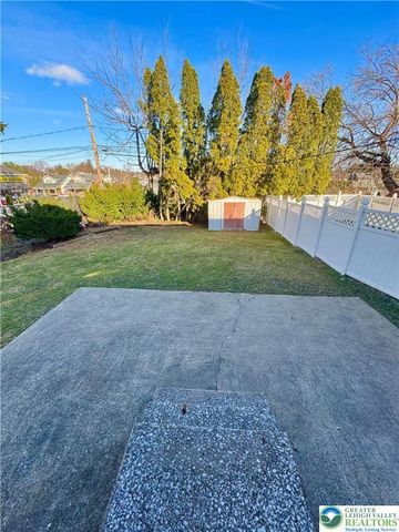 2041 Grove Street, South Whitehall Twp, PA 18104