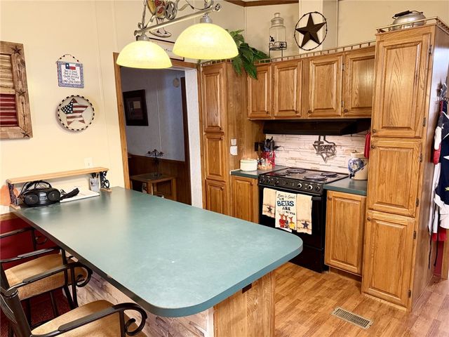 612 Sweetgum Ln, Somerville, TX 77879