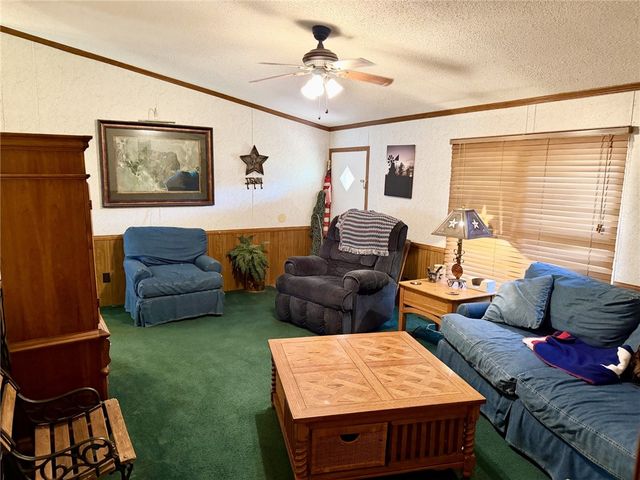 612 Sweetgum Ln, Somerville, TX 77879