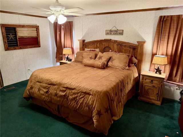 612 Sweetgum Ln, Somerville, TX 77879