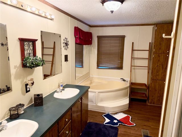 612 Sweetgum Ln, Somerville, TX 77879
