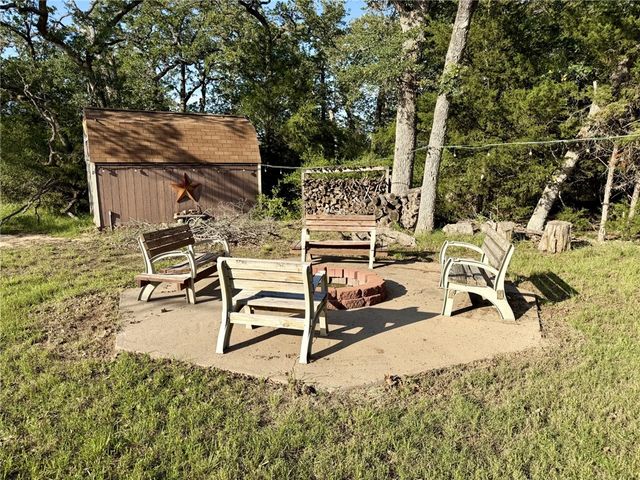 612 Sweetgum Ln, Somerville, TX 77879