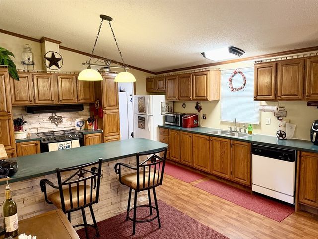 612 Sweetgum Ln, Somerville, TX 77879