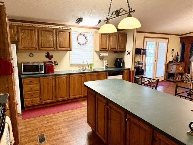 612 Sweetgum Ln, Somerville, TX 77879