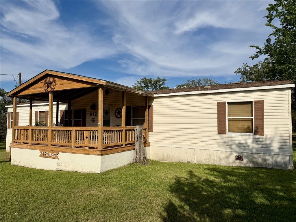 612 Sweetgum Ln, Somerville, TX 77879 — photo 2