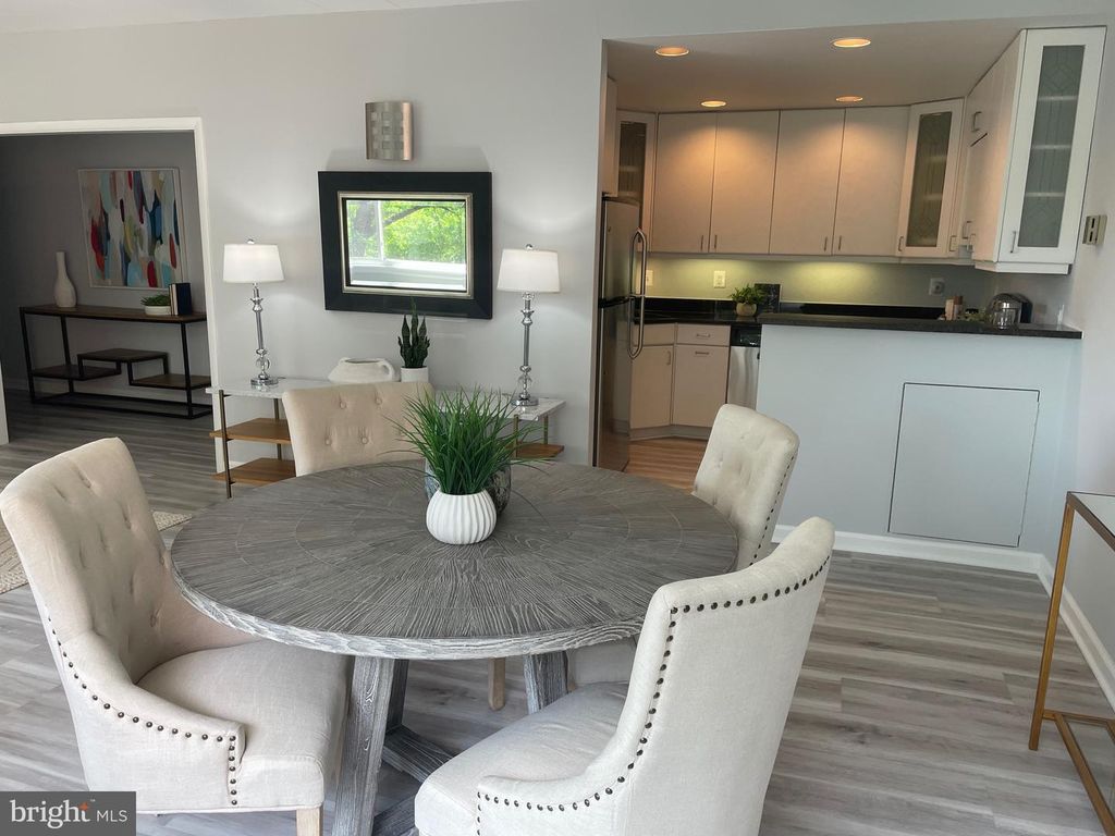 Image 25 of property listing at 4800 CHEVY CHASE DR #508, Chevy Chase, MD 20815