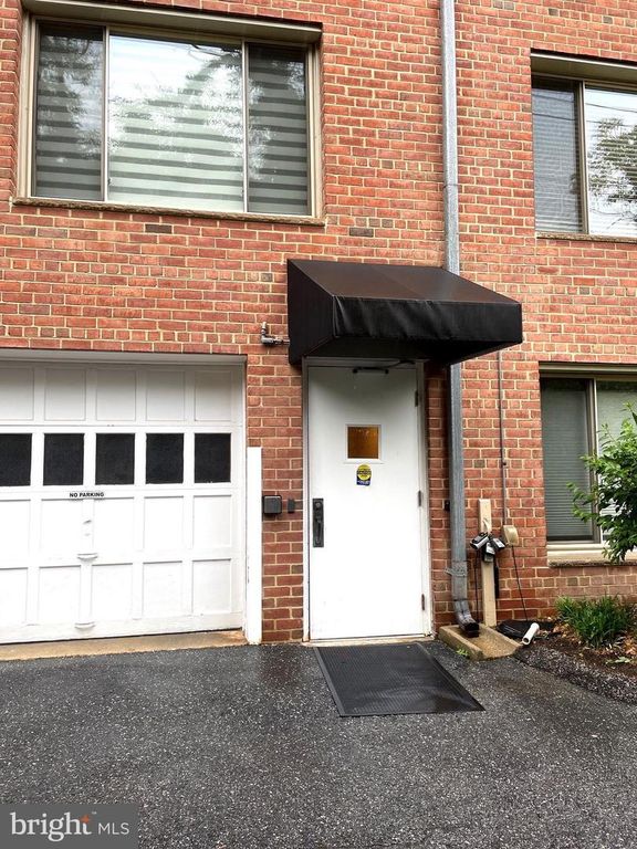 Image 36 of property listing at 4800 CHEVY CHASE DR #508, Chevy Chase, MD 20815