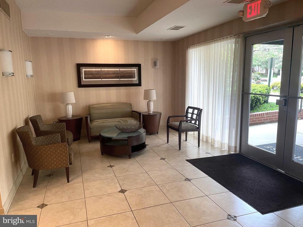 Image 6 of property listing at 4800 CHEVY CHASE DR #508, Chevy Chase, MD 20815
