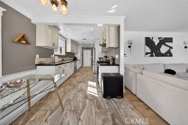 14942 Bryant, Panorama City (los Angeles), CA 91402