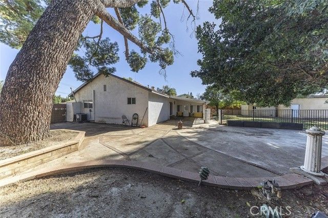 14942 Bryant, Panorama City (los Angeles), CA 91402