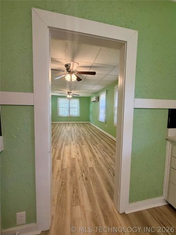 704 E Caddo Street, Cleveland, OK 74020