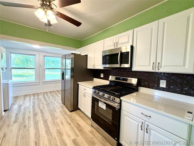 704 E Caddo Street, Cleveland, OK 74020