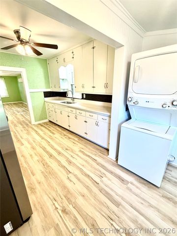704 E Caddo Street, Cleveland, OK 74020