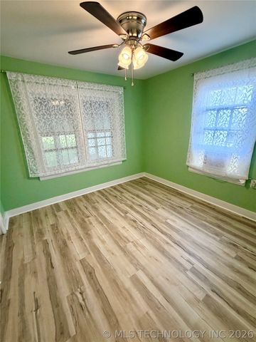 704 E Caddo Street, Cleveland, OK 74020
