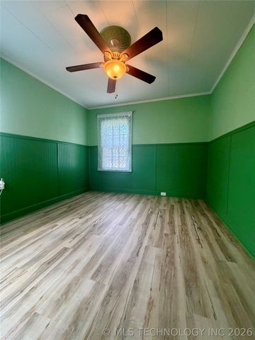 704 E Caddo Street, Cleveland, OK 74020