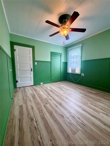 704 E Caddo Street, Cleveland, OK 74020