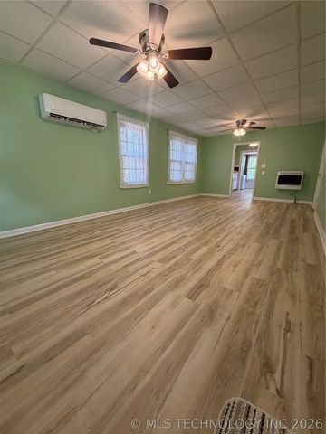 704 E Caddo Street, Cleveland, OK 74020