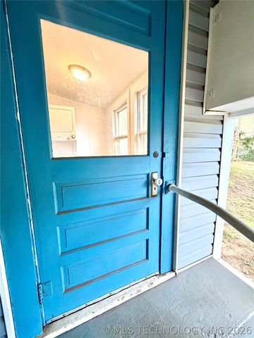 704 E Caddo Street, Cleveland, OK 74020