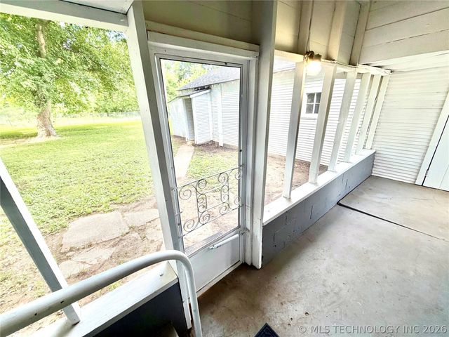 704 E Caddo Street, Cleveland, OK 74020