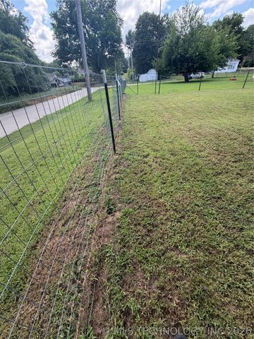 704 E Caddo Street, Cleveland, OK 74020
