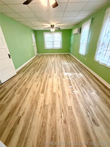 704 E Caddo Street, Cleveland, OK 74020