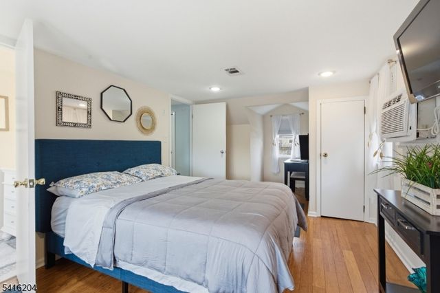 145 Canterbury Ave, North Arlington Boro, NJ 07031