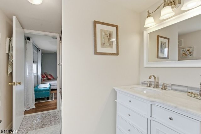 145 Canterbury Ave, North Arlington Boro, NJ 07031