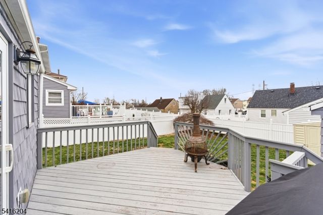 145 Canterbury Ave, North Arlington Boro, NJ 07031