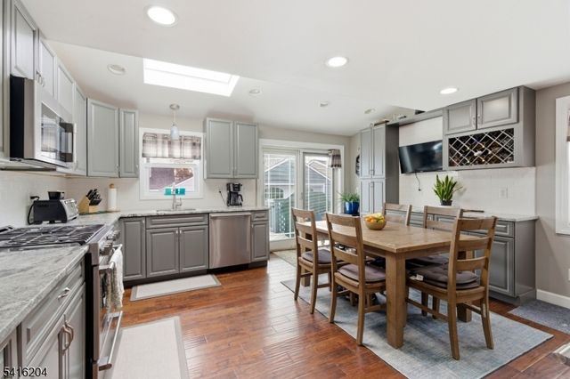 145 Canterbury Ave, North Arlington Boro, NJ 07031