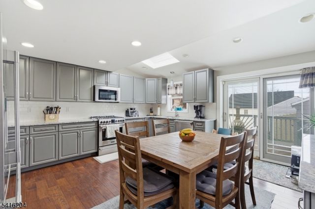 145 Canterbury Ave, North Arlington Boro, NJ 07031