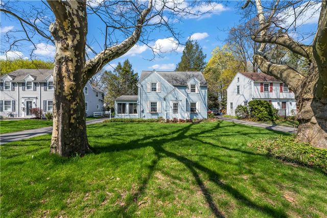 52 Seneca Road, Irondequoit, NY 14622