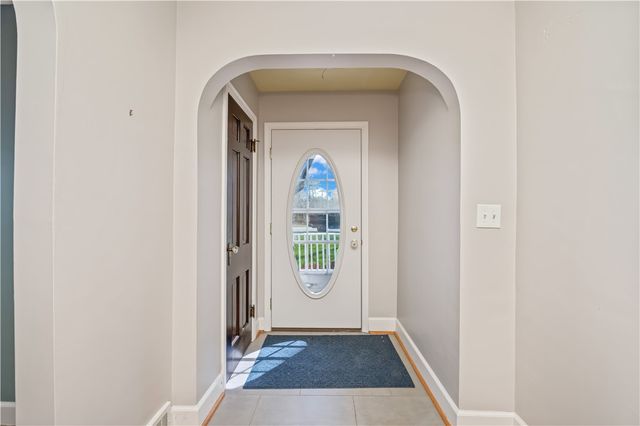52 Seneca Road, Irondequoit, NY 14622