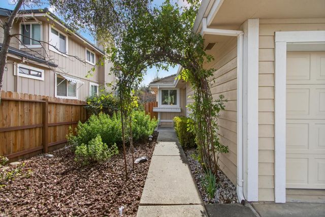 1502 Stone Way, Auburn, CA 95603