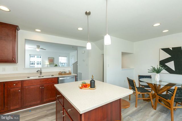 437 RUMBLING ROCK RD, Hedgesville, WV 25427