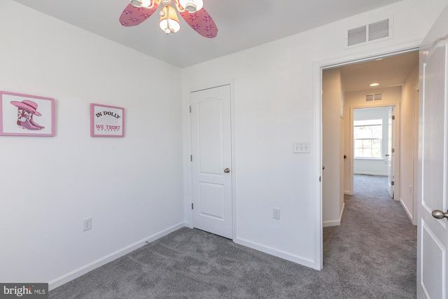 437 RUMBLING ROCK RD, Hedgesville, WV 25427