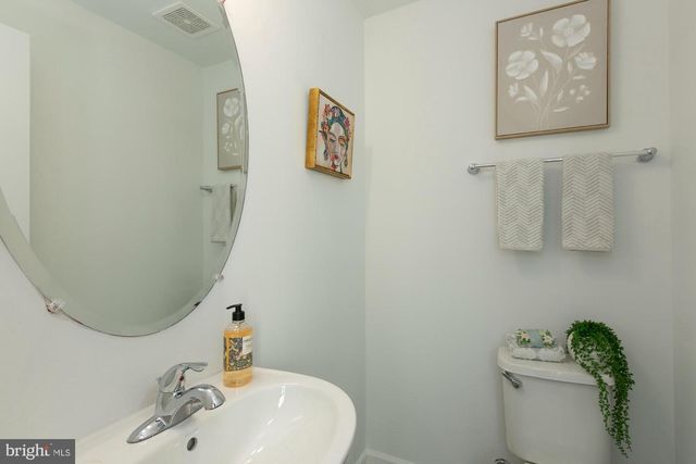 437 RUMBLING ROCK RD, Hedgesville, WV 25427