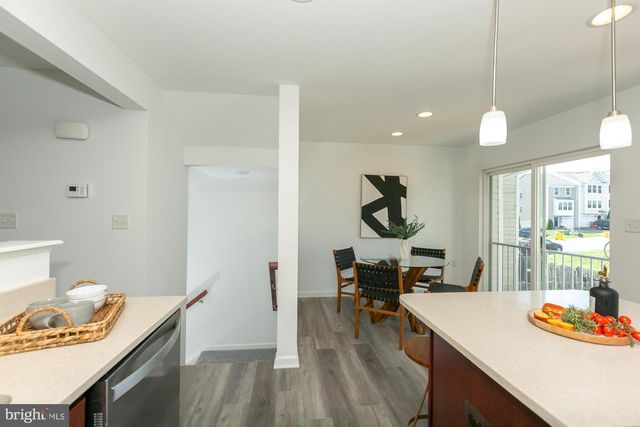 437 RUMBLING ROCK RD, Hedgesville, WV 25427